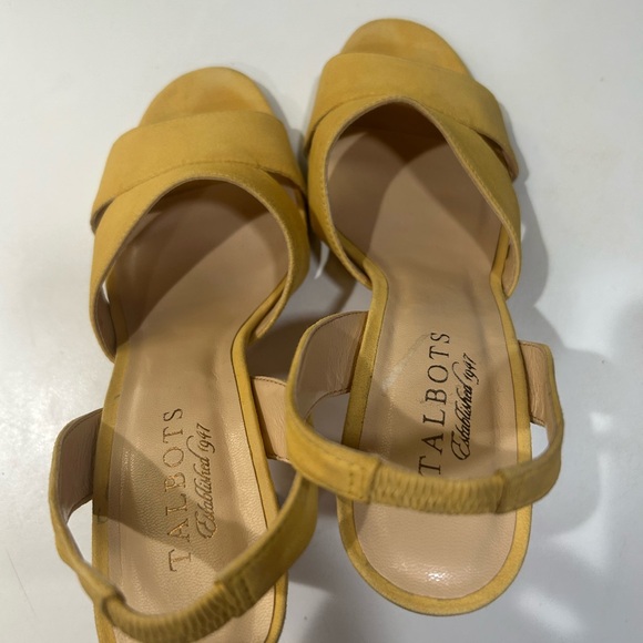 Talbots Women's Chic Mustard Heels - Picture 4 of 7